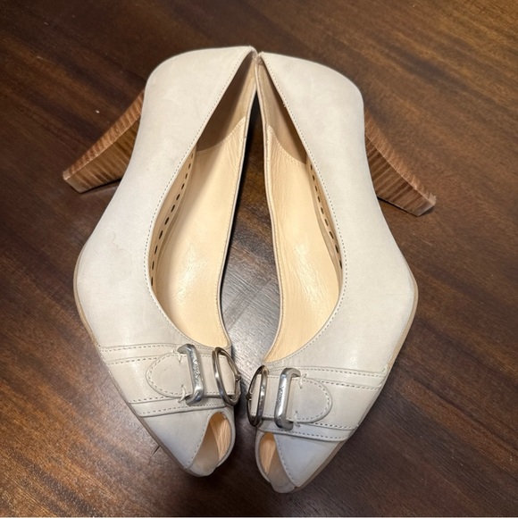 Coach ‘Tatiana’ Burnished Leather Peep-Toe Pumps, Parchment (Cream color) Size 7 - Picture 6 of 10